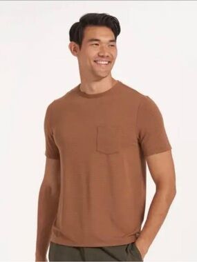 Vuori Linear Tech Tee size Medium